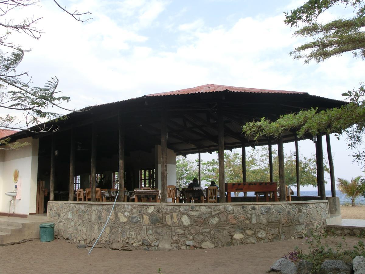 Matema Lake Shore Resort Exterior photo