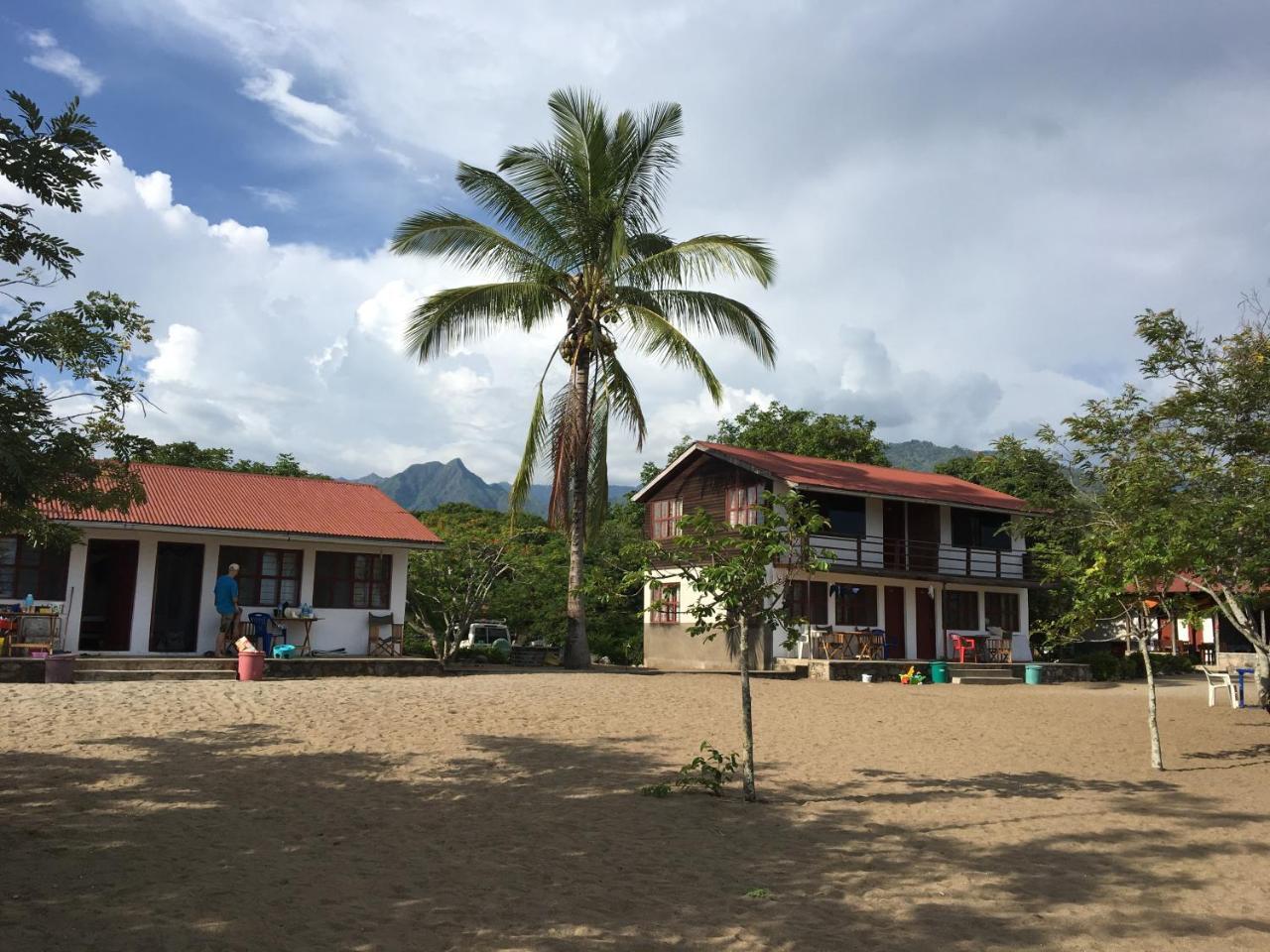 Matema Lake Shore Resort Exterior photo